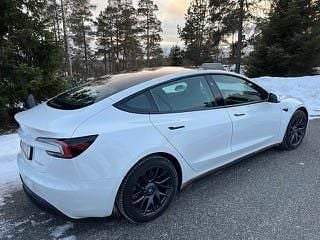 Begagnad Tesla Model 3 Long Range AWD 380 kW (517 HK) 2024 Sedan