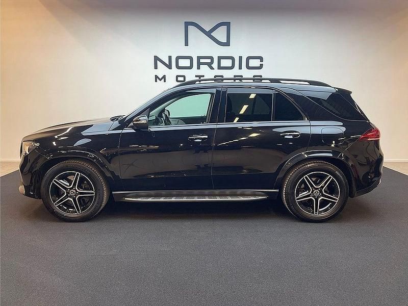 Svart Begagnad 2023 Mercedes GLE350 AMG SUV | 699 900 kr (Marknadspris) - Bild 1/4