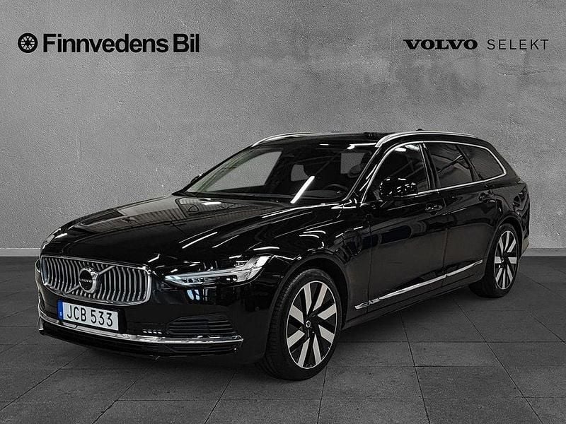 Svart Begagnad 2023 Volvo V90 Core Kombi | 429 000 kr (Marknadspris) - Bild 1/4