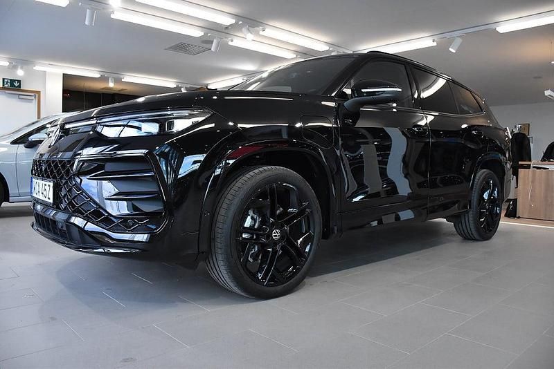 Grenadilla black metallic Ny 2025 VW Tayron R-line Edition SUV | 669 900 kr (Marknadspris) - Bild 1/3