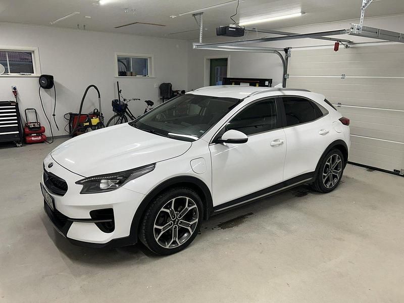 Vit Begagnad 2020 Kia XCeed Advance SUV | 178 000 kr (Bra pris) - Bild 1/4
