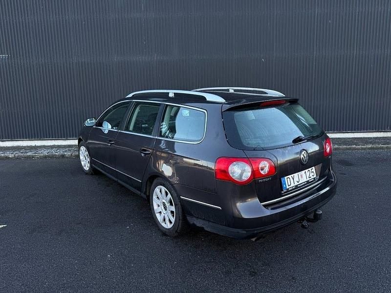 Begagnad VW Passat Sportline 160 HK (117 kW) 2008 Mörkbrun Kombi