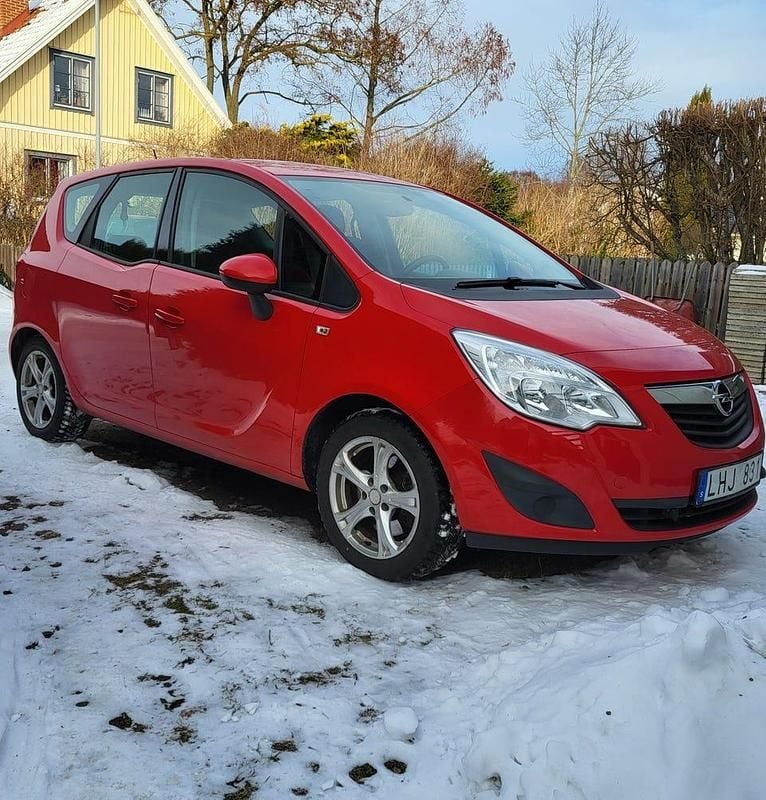Begagnad Opel Meriva 140 HK (102 kW) 2011 Minibuss