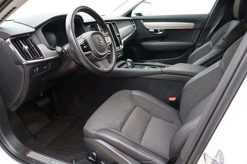 Begagnad Volvo V90 CC SE 197 HK (144 kW) 2021 Vit Kombi