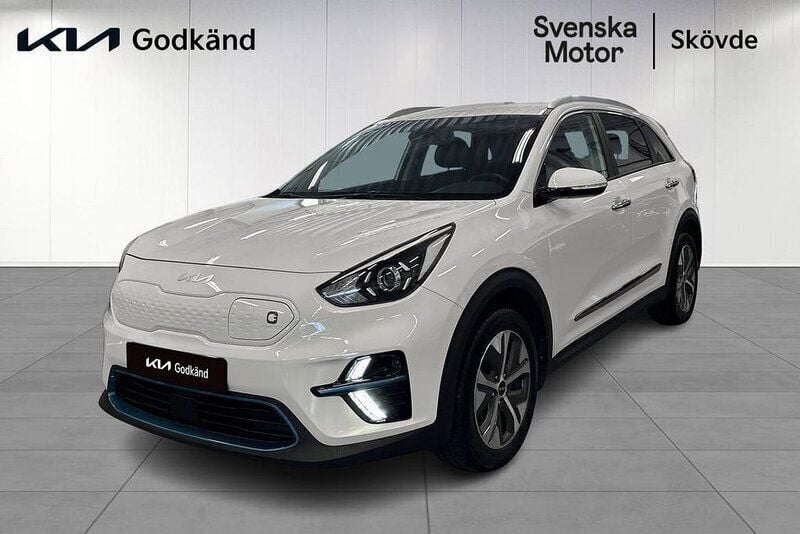 Vit Begagnad 2022 Kia e-Niro Advance SUV | 269 200 kr (Marknadspris) - Bild 1/4