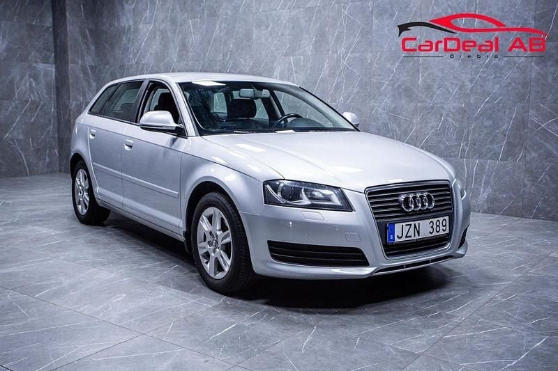 Silver Begagnad 2009 Audi A3 Sportback Halvkombi | 58 800 kr (Marknadspris) - Bild 1/4