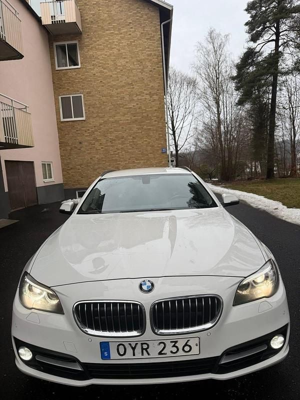 Begagnad 2014 BMW 520 Kombi | 117 900 kr (Bra pris) - Bild 1/4
