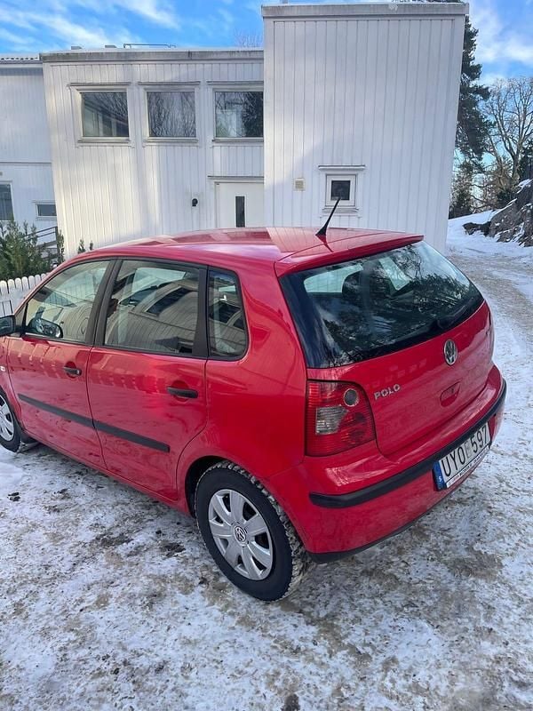 Begagnad VW Polo 75 HK (55 kW) 2004 Halvkombi