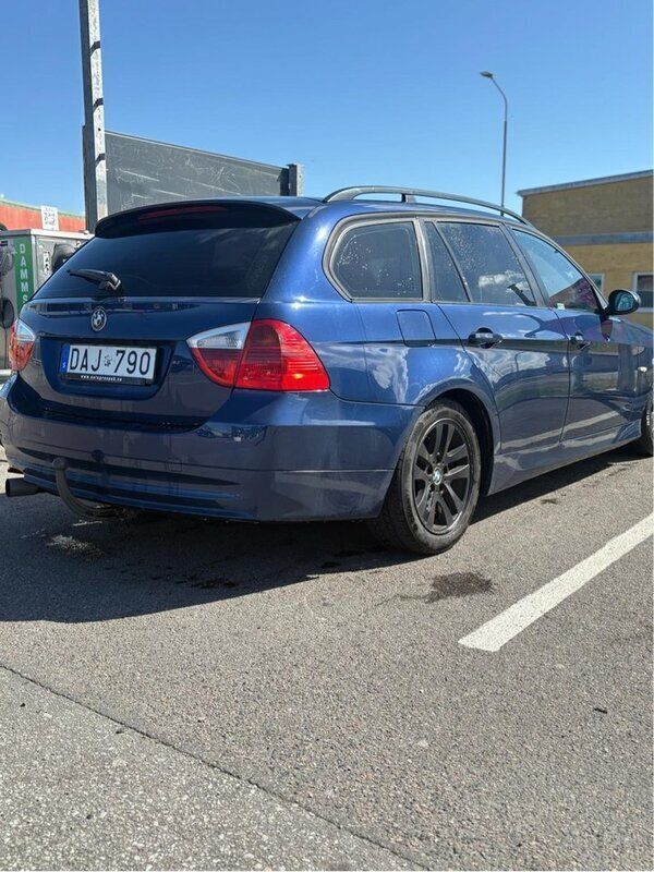 Blå Begagnad 2008 BMW 320 Kombi | 47 900 kr - Bild 1/4