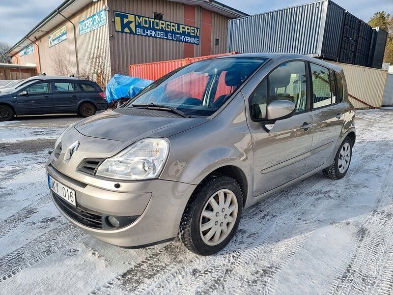 Begagnad Renault Modus 75 HK (55 kW) 2010 Ljusbrun Minibuss