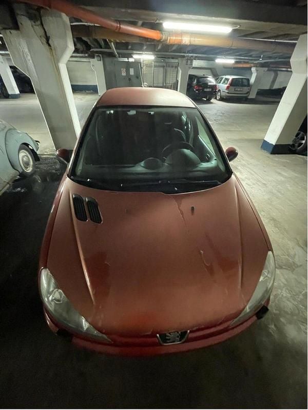 Röd Begagnad 2006 Peugeot 206 Halvkombi | 12 500 kr (Bra pris) - Bild 1/4