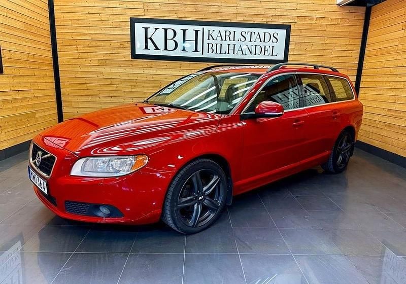 Begagnad Volvo V70 Momentum 163 HK (119 kW) 2013 Röd Kombi