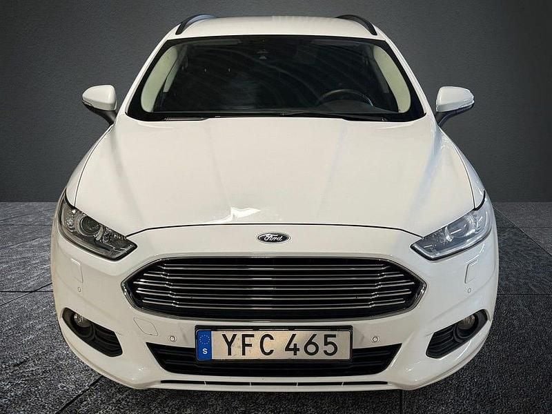 Begagnad Ford Mondeo Trend 150 HK (110 kW) 2016 Vit Kombi