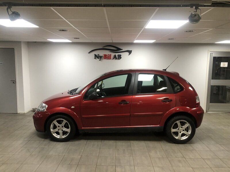Röd Begagnad 2007 Citroën C3 Halvkombi | 39 400 kr (Marknadspris) - Bild 1/4