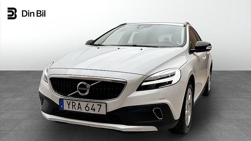 Vit Begagnad 2018 Volvo V40 CC Kombi | 179 000 kr (Bra pris) - Bild 1/4