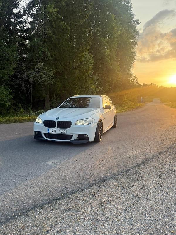 Begagnad 2011 BMW 520 M Sport Kombi | 112 000 kr (Lite dyr) - Bild 1/4