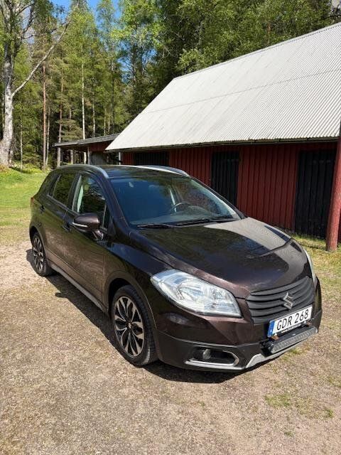 Brun Begagnad 2014 Suzuki SX4 S-Cross SUV | 62 000 kr - Bild 1/4