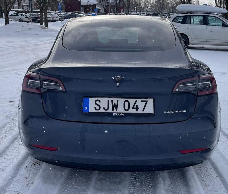 Begagnad Tesla Model 3 Long Range AWD 323 kW (440 HK) 2021 Midnight silver metallic (pmng) Sedan