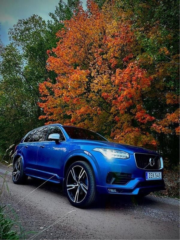 Blå Begagnad 2018 Volvo XC90 R-Design SUV | 375 000 kr (Bra pris) - Bild 1/4