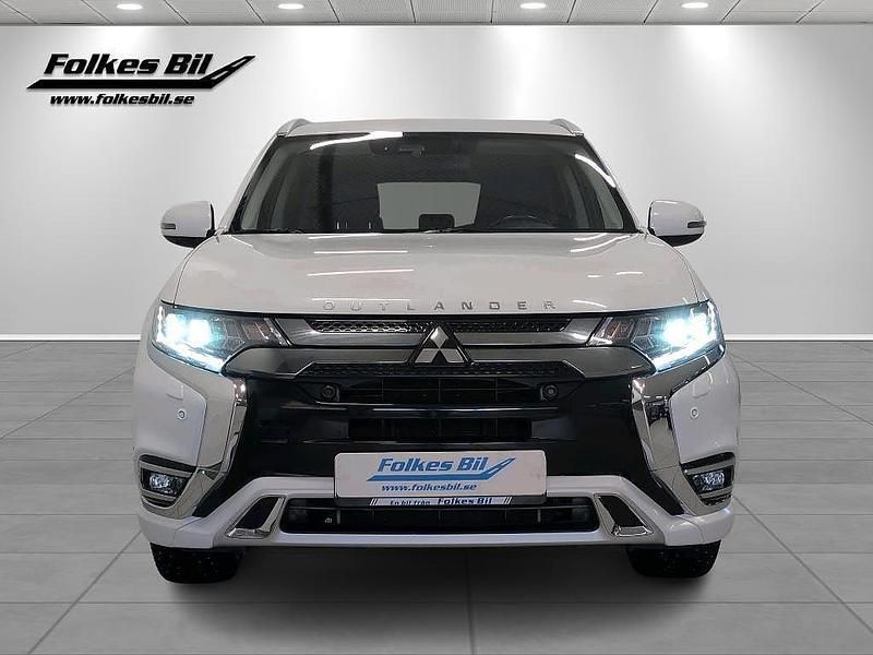 Begagnad Mitsubishi Outlander P-HEV Comfort Edition 224 HK (164 kW) 2019 Vit SUV