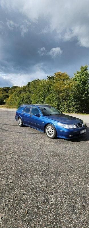 Blå Begagnad 2002 Saab 9-5 Aero Kombi | 21 000 kr (Marknadspris) - Bild 1/4