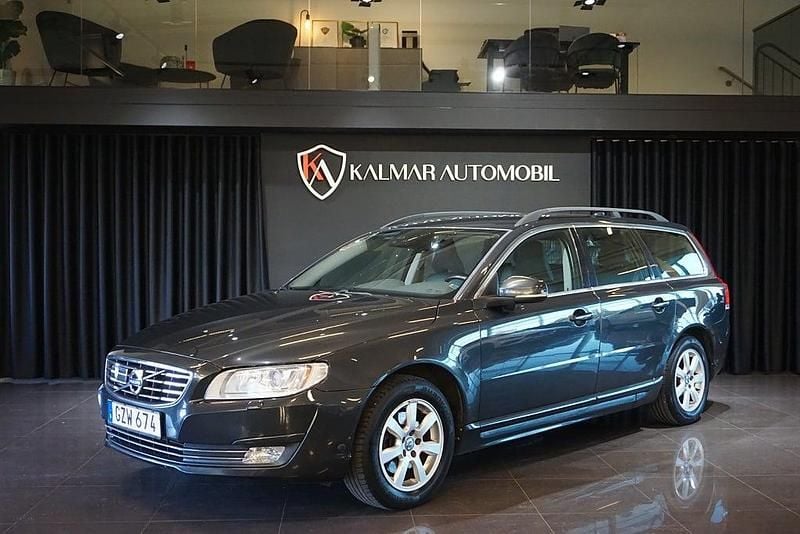 Grå Begagnad 2015 Volvo V70 Momentum Kombi | 139 900 kr (Marknadspris) - Bild 1/4