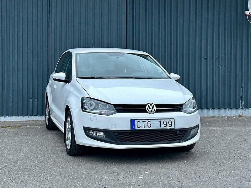 Begagnad VW Polo Comfortline 90 HK (66 kW) 2010 Vit Halvkombi