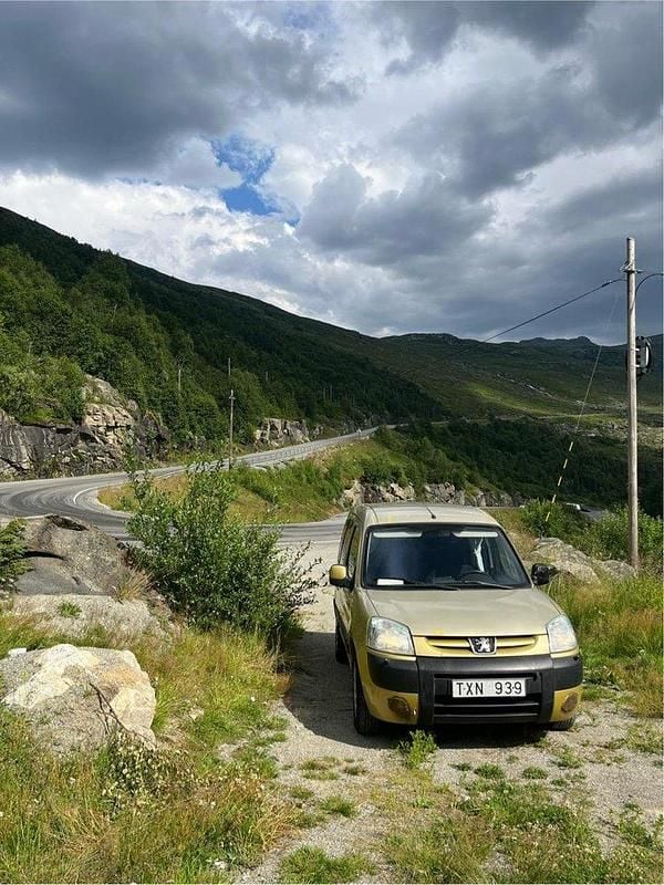 Gul Begagnad 2003 Peugeot Partner Van | 10 500 kr (Superpris) - Bild 1/4