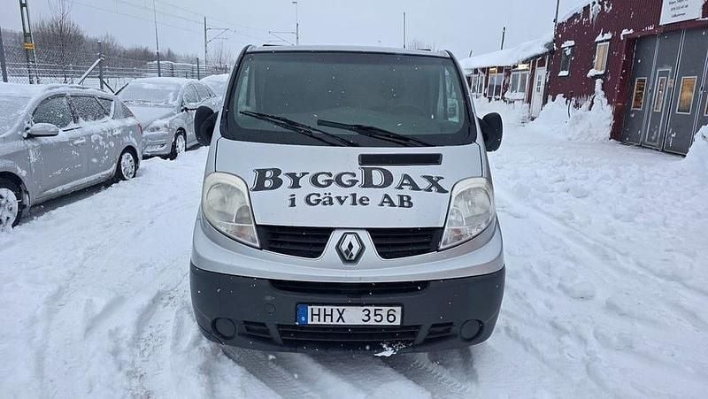 Silver Begagnad 2011 Renault Trafic Minibuss | 37 900 kr (Superpris) - Bild 1/4
