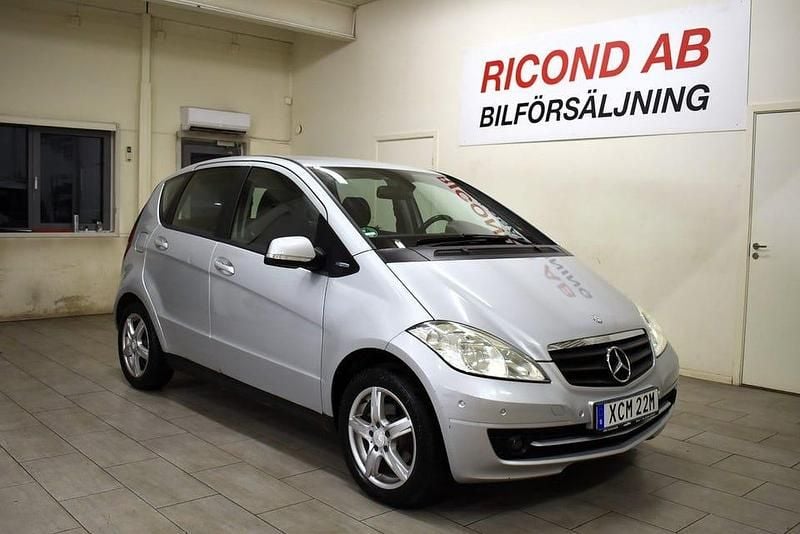 Silver Begagnad 2009 Mercedes A160 Halvkombi | 54 900 kr (Marknadspris) - Bild 1/4