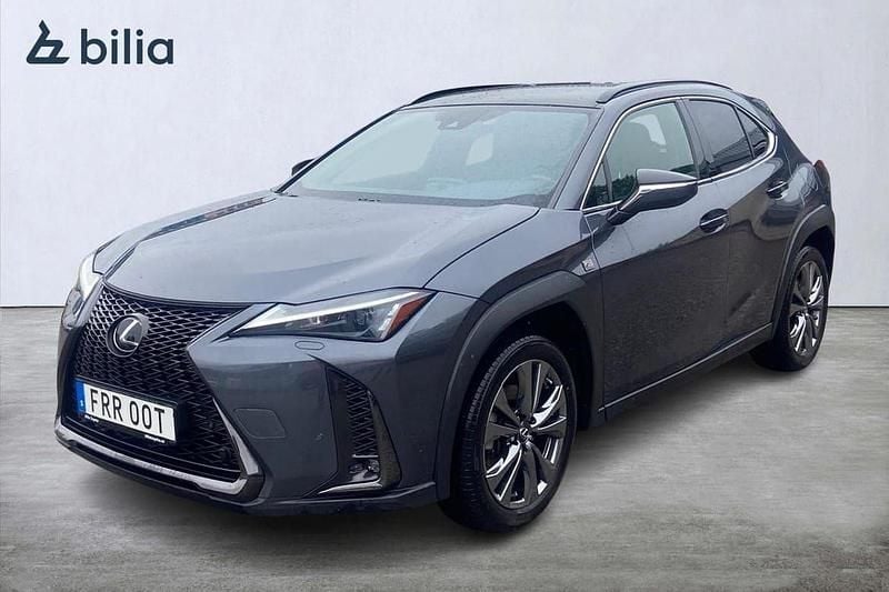 Grå Begagnad 2022 Lexus UX 250h Sport Design Packet SUV | 294 900 kr (Bra pris) - Bild 1/3