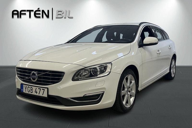 Vit Begagnad 2016 Volvo V60 Momentum Kombi | 229 800 kr (Dyr) - Bild 1/3