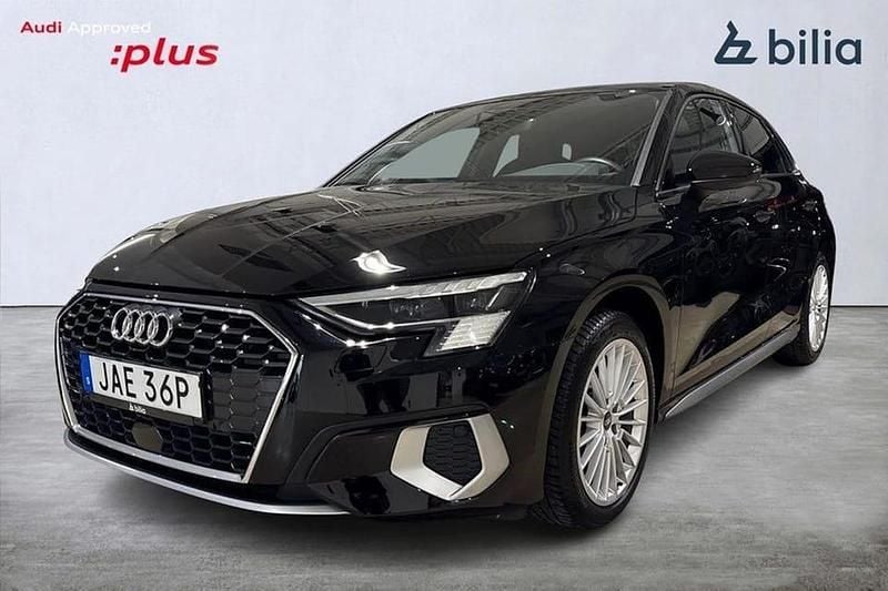 Svart Begagnad 2023 Audi A3 Proline Sedan | 269 900 kr (Marknadspris) - Bild 1/4