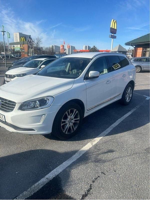 Vit Begagnad 2016 Volvo XC60 Summum SUV | 170 000 kr (Bra pris) - Bild 1/4