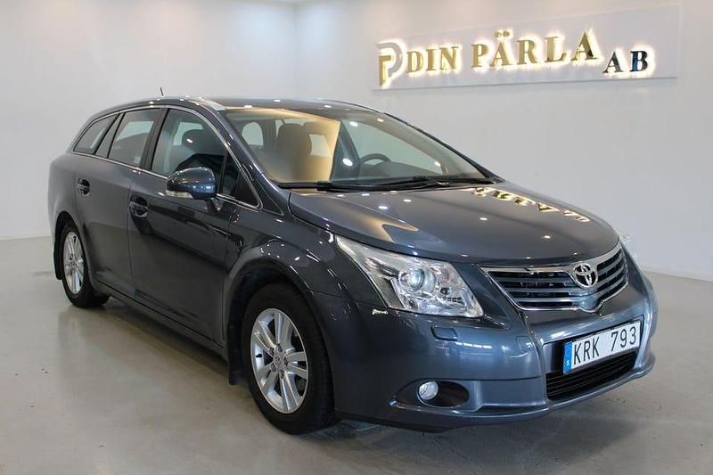 Mörkblå (blå) Begagnad 2010 Toyota Avensis Business Edition Kombi | 79 900 kr (Marknadspris) - Bild 1/4