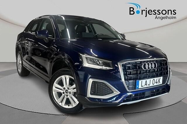 Blå Begagnad 2024 Audi Q2 Advanced Plus SUV | 274 000 kr (Marknadspris) - Bild 1/4