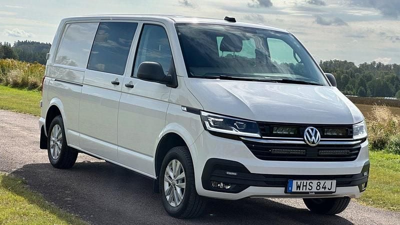 Vit Begagnad 2023 VW T6.1 Van | 489 900 kr (Marknadspris) - Bild 1/4