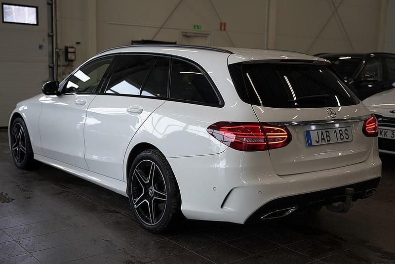 Begagnad Mercedes C220 AMG line 194 HK (142 kW) 2019 Vit Kombi