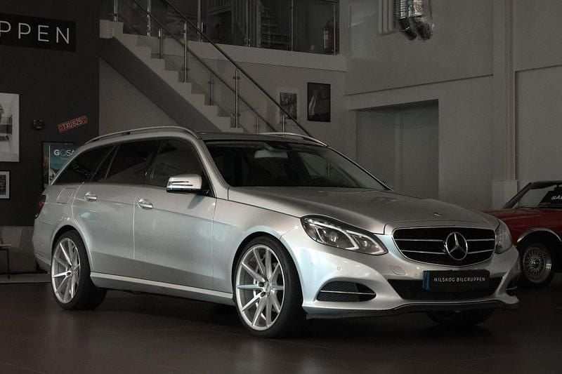 Silver Begagnad 2013 Mercedes E220 Kombi | 134 900 kr (Marknadspris) - Bild 1/4