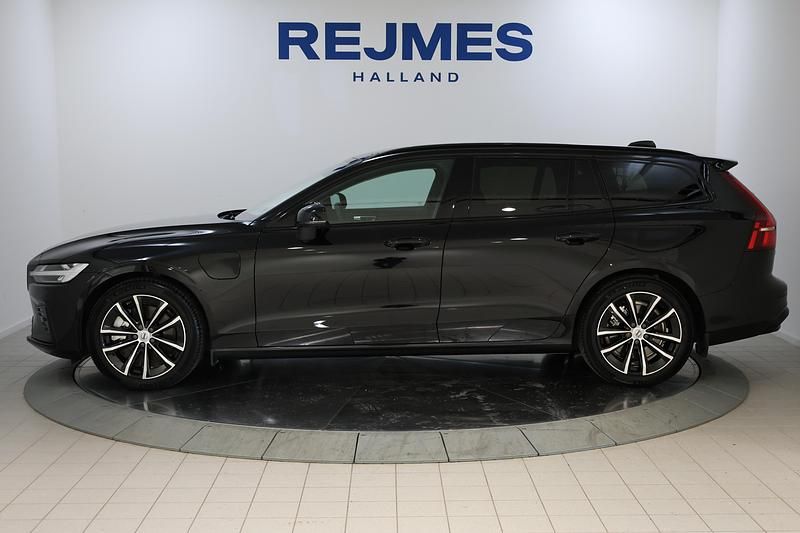 Begagnad Volvo V60 Plus 349 HK (256 kW) 2025 Svart Kombi