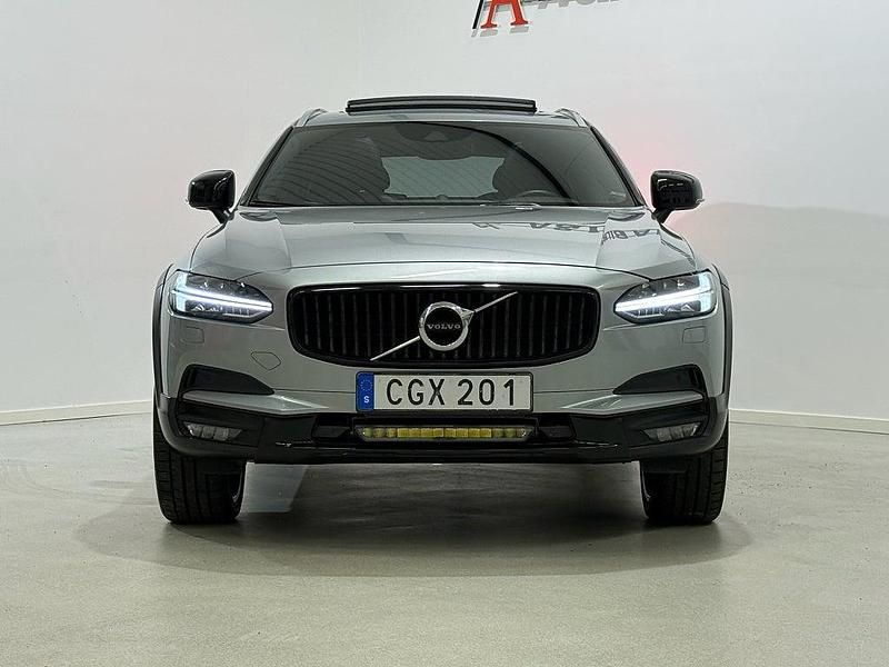Begagnad Volvo V90 CC Inscription 190 HK (139 kW) 2018 Silver Kombi
