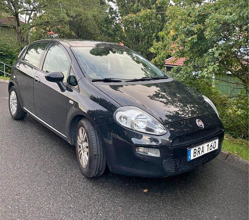 Begagnad 2013 Fiat Punto Halvkombi | 36 000 kr - Bild 1/4