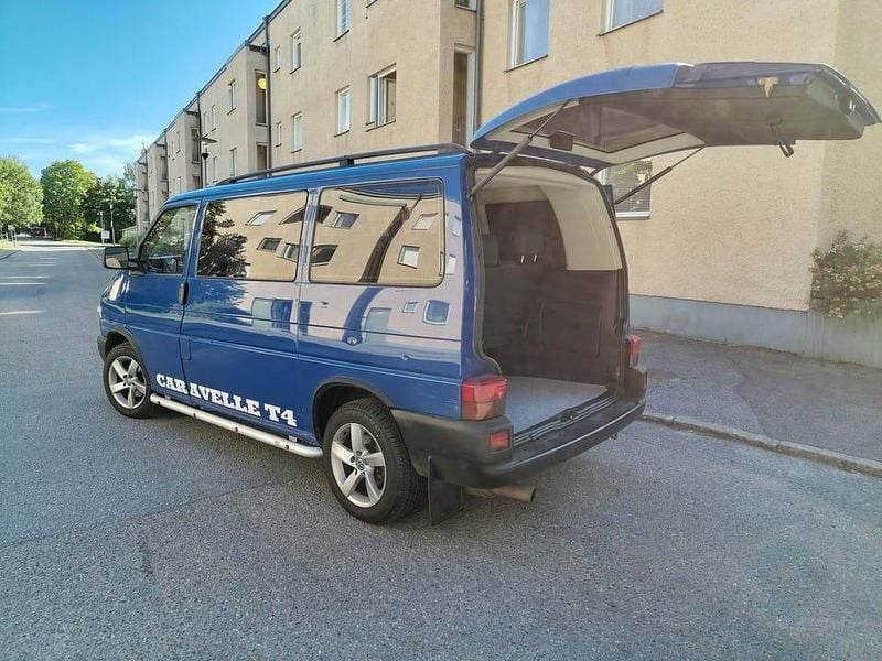 Begagnad VW Caravelle 115 HK (84 kW) 2001 Blå Minibuss