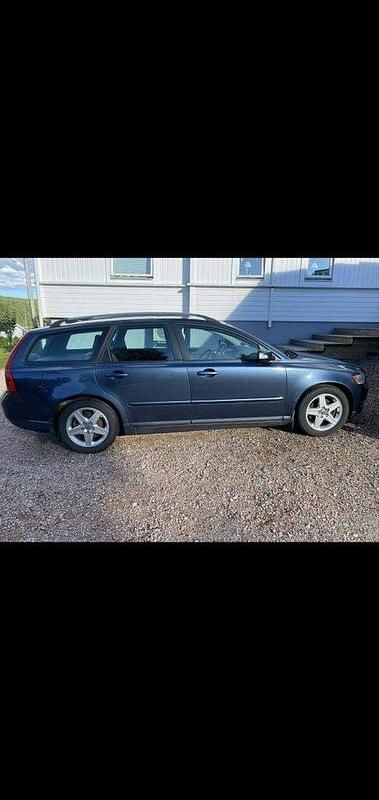 Blå Begagnad 2008 Volvo V50 Kinetic Kombi | 40 000 kr (Bra pris) - Bild 1/2