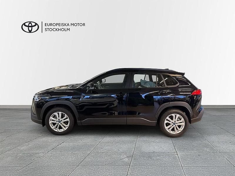 Begagnad Toyota Corolla Cross Active 140 HK (102 kW) 2025 Svart SUV