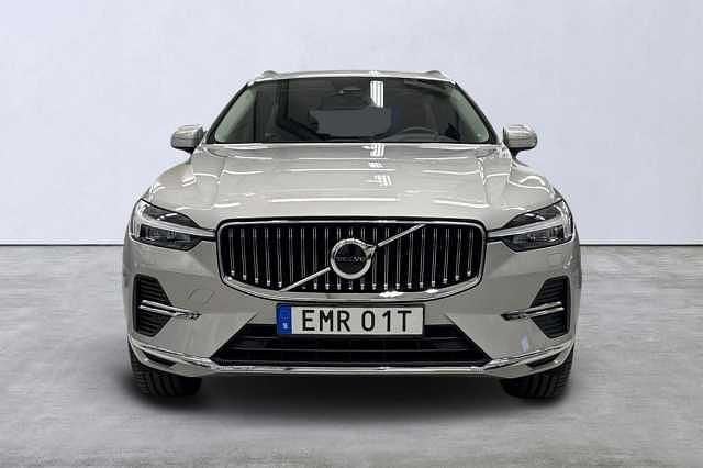 Begagnad Volvo XC60 Core 355 HK (261 kW) 2024 Silver SUV