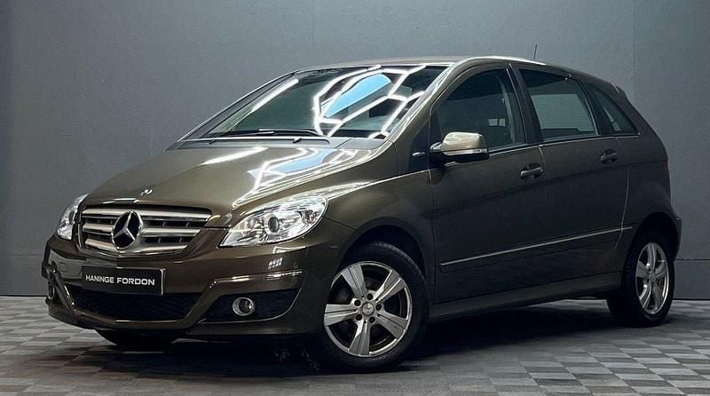 Ljusbrun (brun) Begagnad 2010 Mercedes 170 Exclusive Halvkombi | 29 900 kr - Bild 1/4