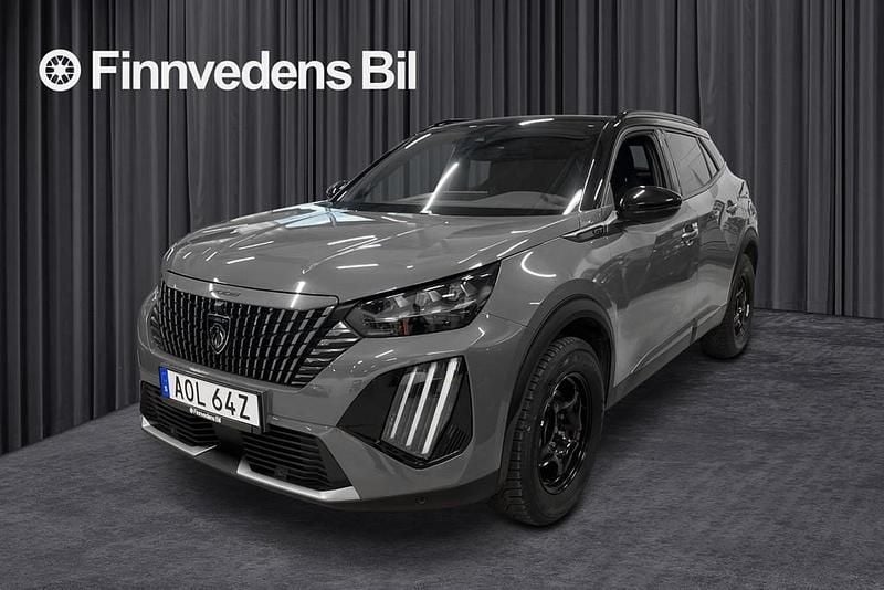 Grå Begagnad 2024 Peugeot 2008 S SUV | 234 800 kr (Marknadspris) - Bild 1/4