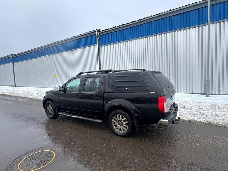 Begagnad Nissan Navara 231 HK (169 kW) 2011 Svart Pickup