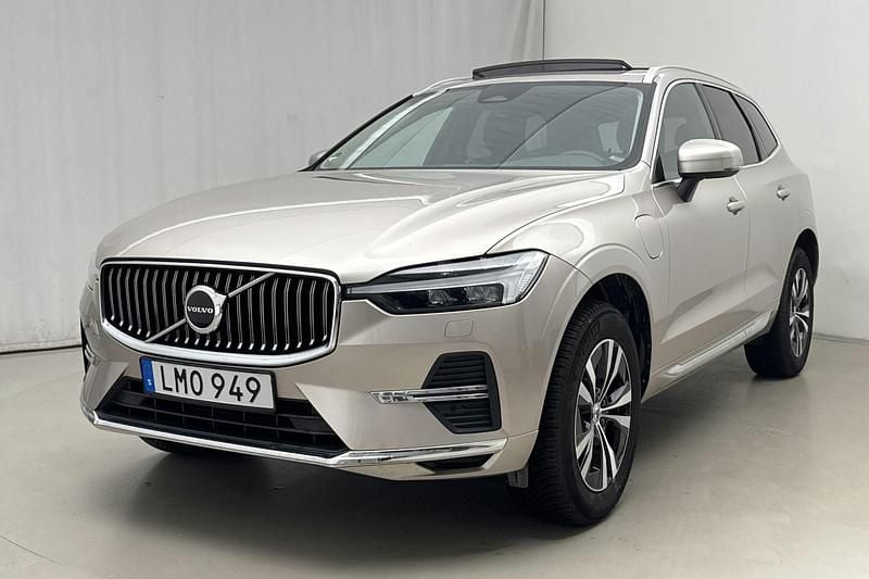 Ljusgrå Begagnad 2023 Volvo XC60 Core SUV | 429 000 kr (Bra pris) - Bild 1/4